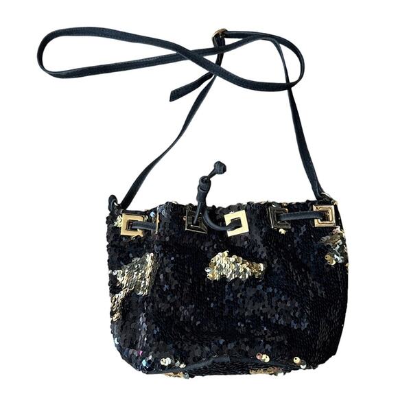 other Handbags - Retro style Sequin bucket bag in black and gold with pull closing inside lined